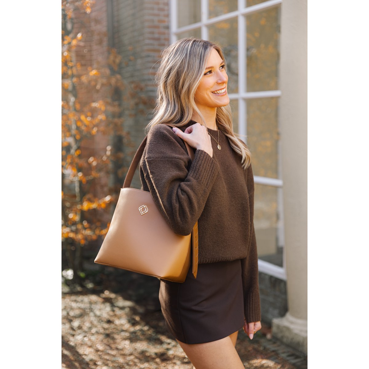 Bucket Bag Nila Apple Leather Camel