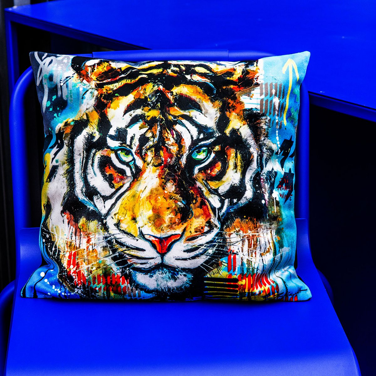 Velvet cushion I ate Winnie by Vincent Richeux