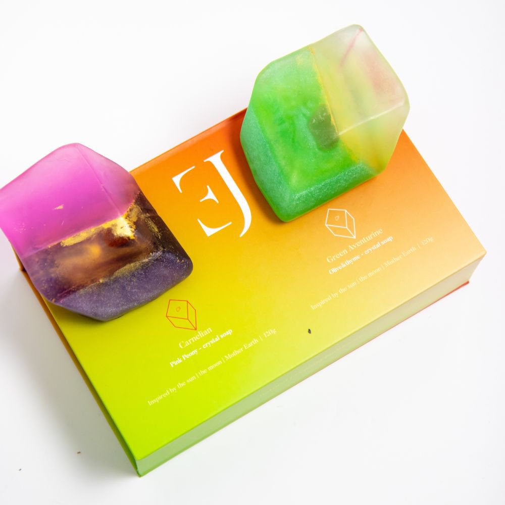 Gift set of crystal soaps - Red Carnelian & Green Aventurine