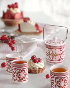Teapot, infuser and 6 tea cups, Ornament, porcelain giftbox