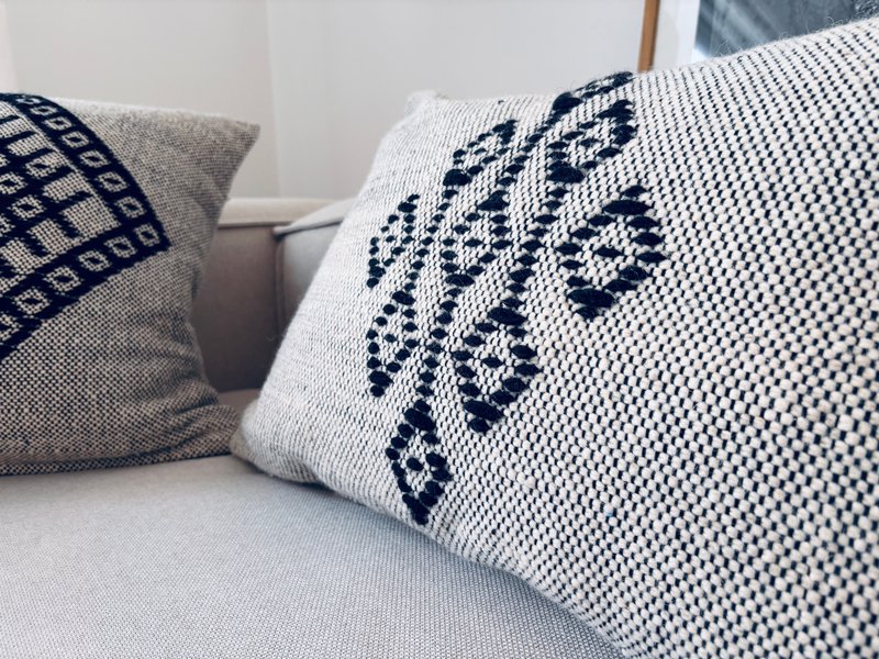Heritage Line cushion - 40 x 60 cm