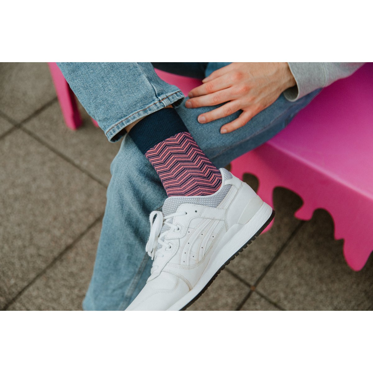 Geschenkdoos riem Ray en roze visgraatsokken
