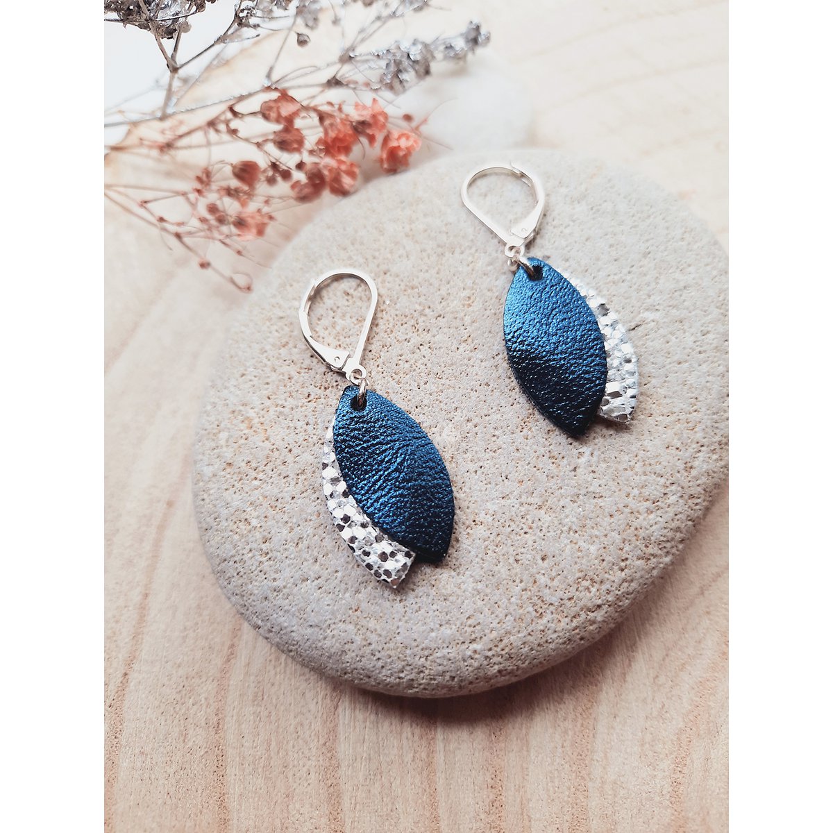 LES LOULOUS short earrings Petrol blue
