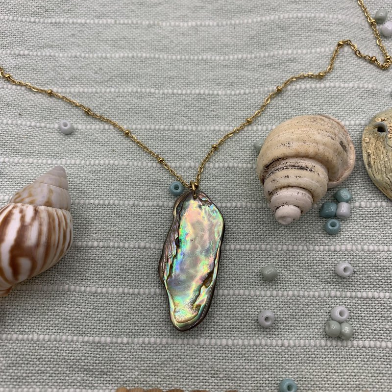 Muschelkette | 50 cm lange Surfer-Halskette aus goldenem Abalone-Edelstahl