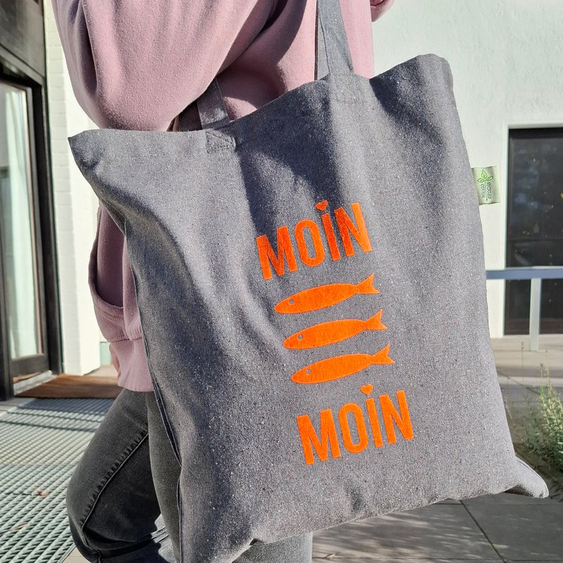 Baumwollbeutel "Moin Moin Fische" (Neon-Orange) aus recycelter Baumwolle