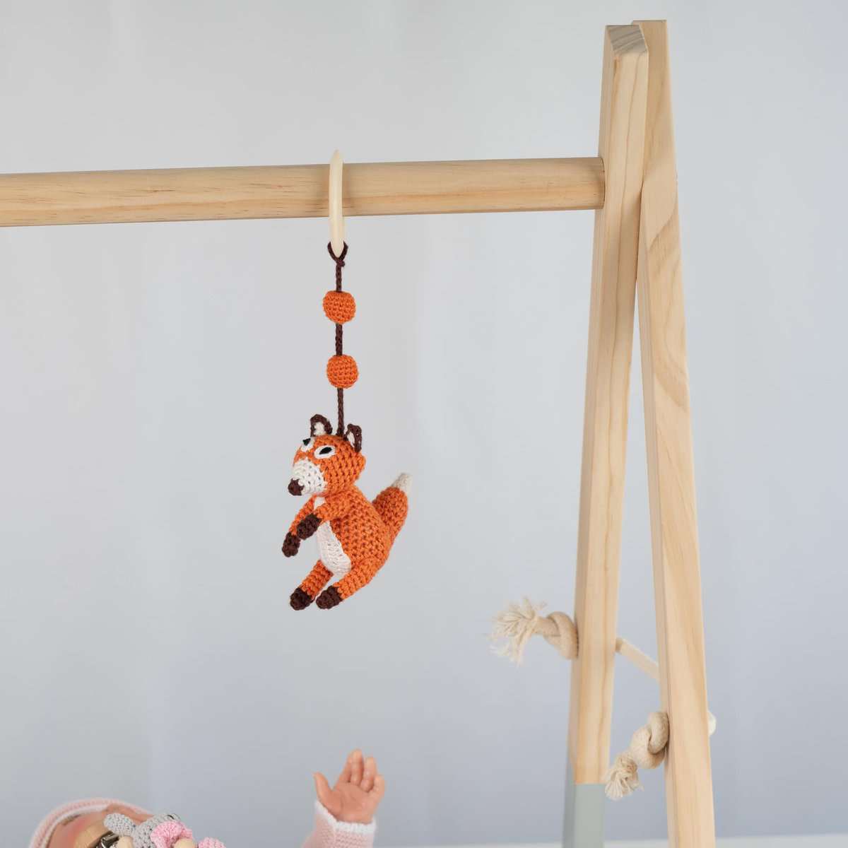 Crocheted play arch pendant fox FRED