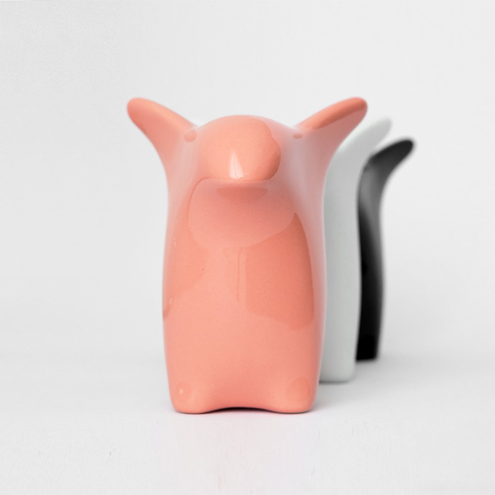 Pinkuin | Figura decorativa de porcelana salmón rosa