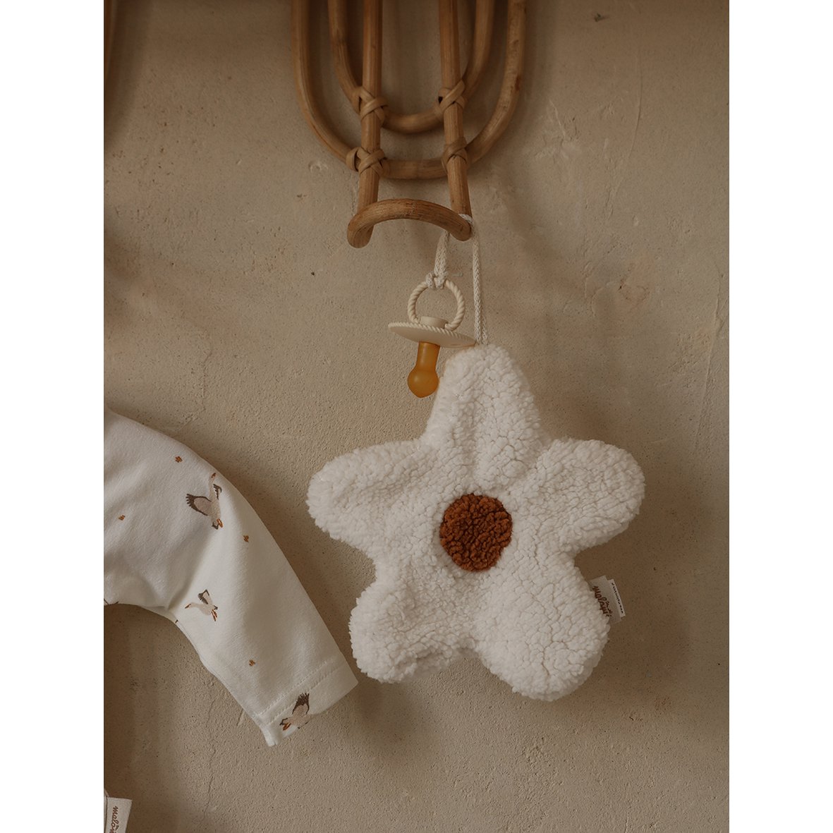 PACIFIER HOLDER/CUDDLY TOY DAISY