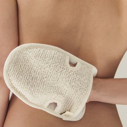 Reusable peeling glove for exfoliating and cleansing the whole body