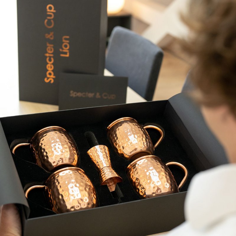 Líon kobberkrussæt - 4x Moscow Mule krus (500 ml) + 6-delt tilbehørssæt