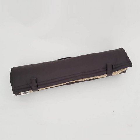 Reisematte Travel Mat Saddle graphit mit Kunstfelldecke Teddy plüsch beige