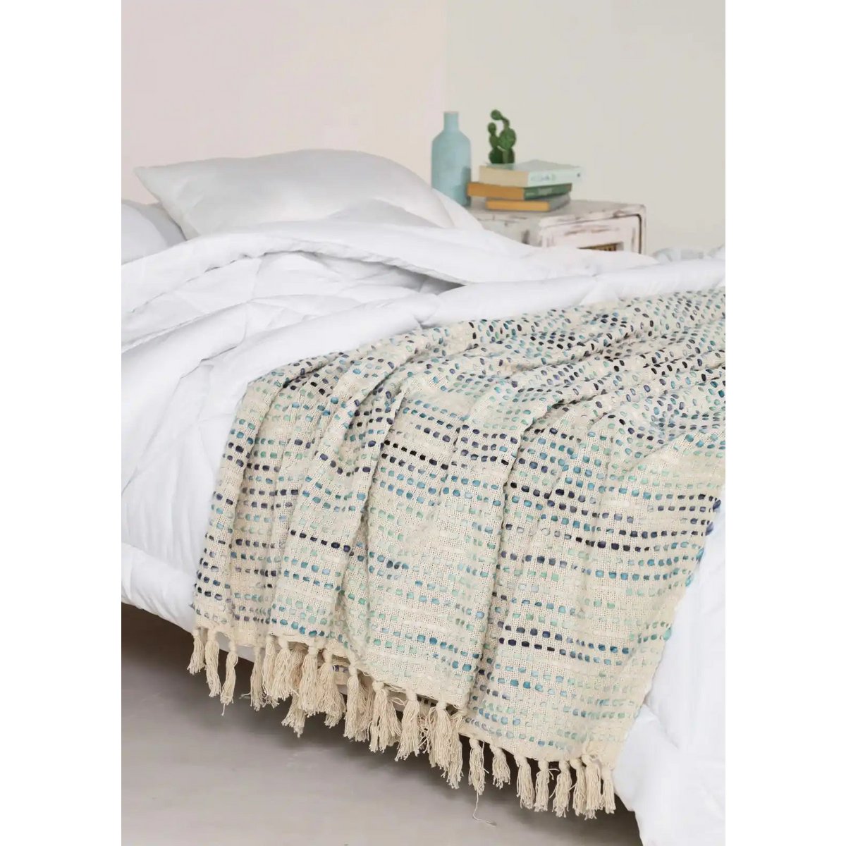 Plaid au crochet rayé beige clair avec franges – 120x180 cm par Urbane Hide