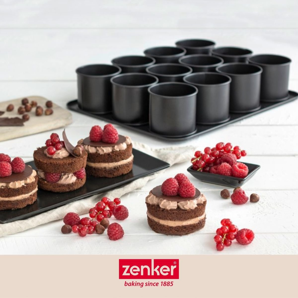 Blacha do pieczenia 12 wyjmowanych mini okrągłych foremek Zenker Black Metallic