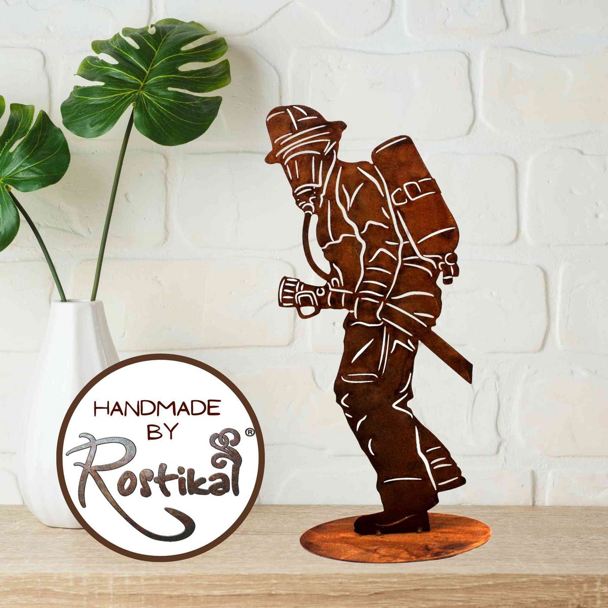 Vatertag | Feuerwehrmann auf Bodenplatte | Metalldeko Figur