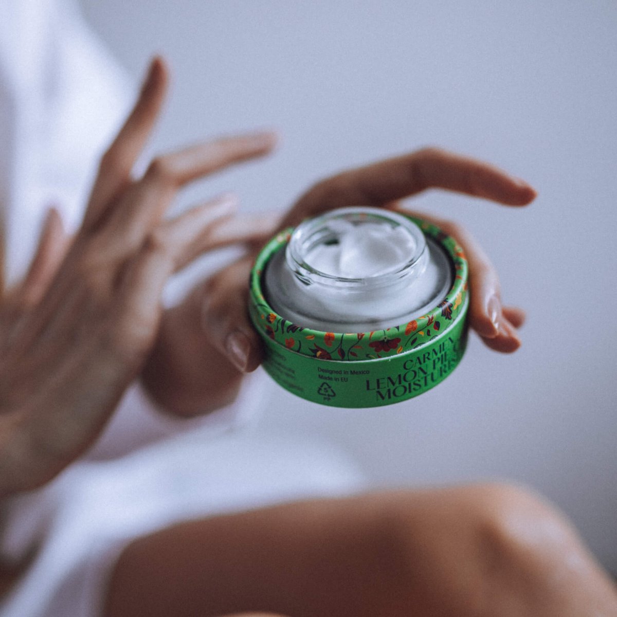 CARMEN Feuchtigkeitscreme für das fettige Gesicht mit Vitamin E