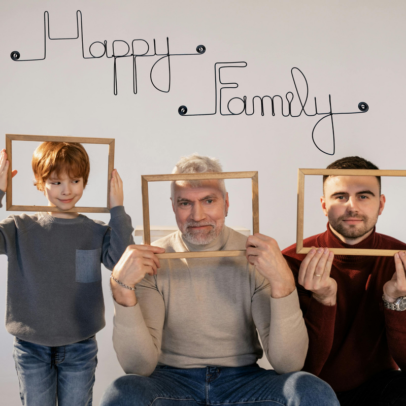 “Happy Family” vægdekoration – Håndlavet trådord – Familiegave / Boligindretning – Fransk fremstilling