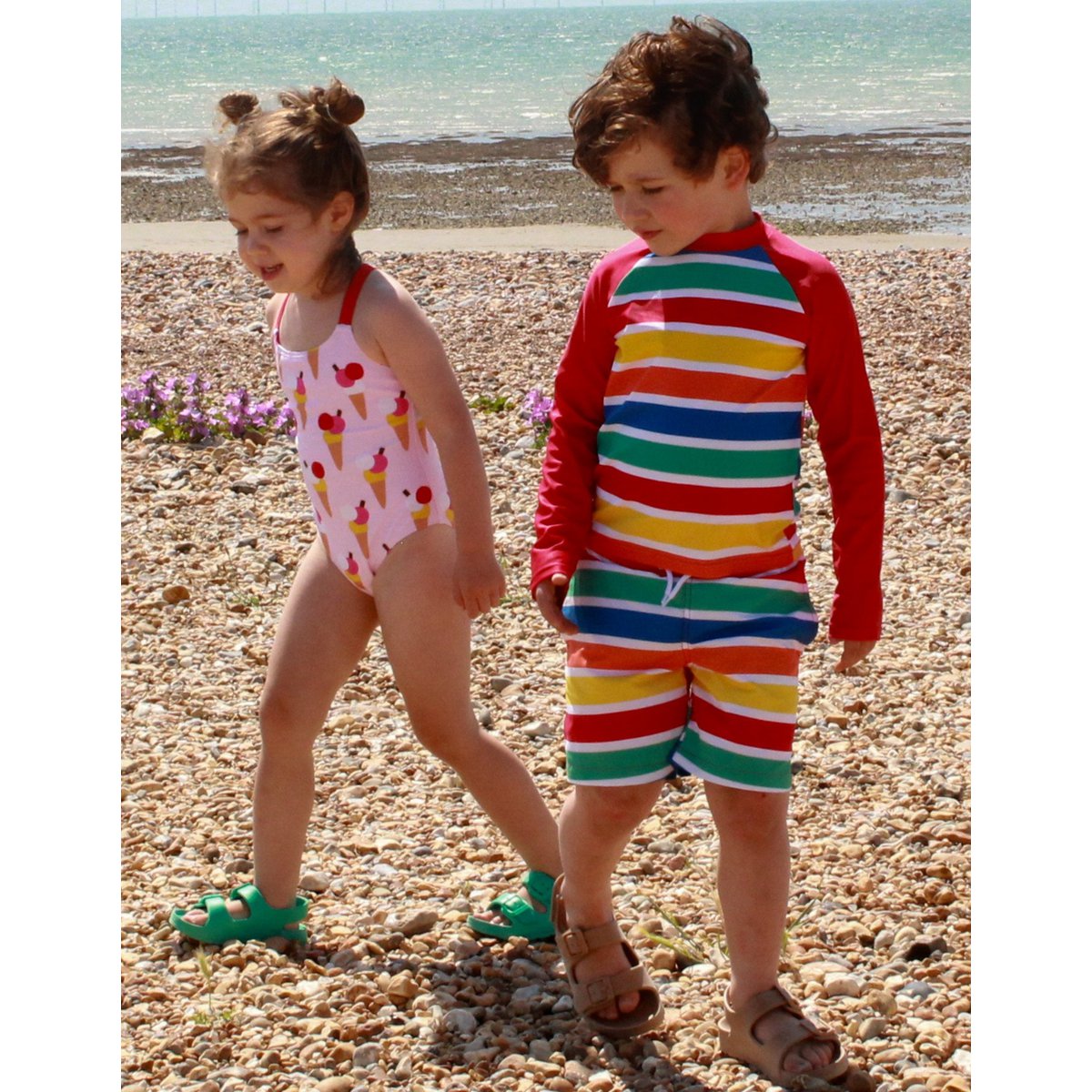 Kinder Schwimmshorts mit Happy Streifen, UV-Schutz UPF 50+