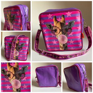 Shoulderbag square Giraffe bubble gum