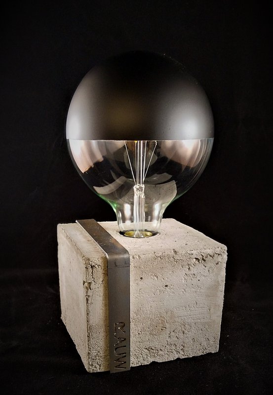 Raw Concrete Design Tischleuchte Industriezement/Stahl