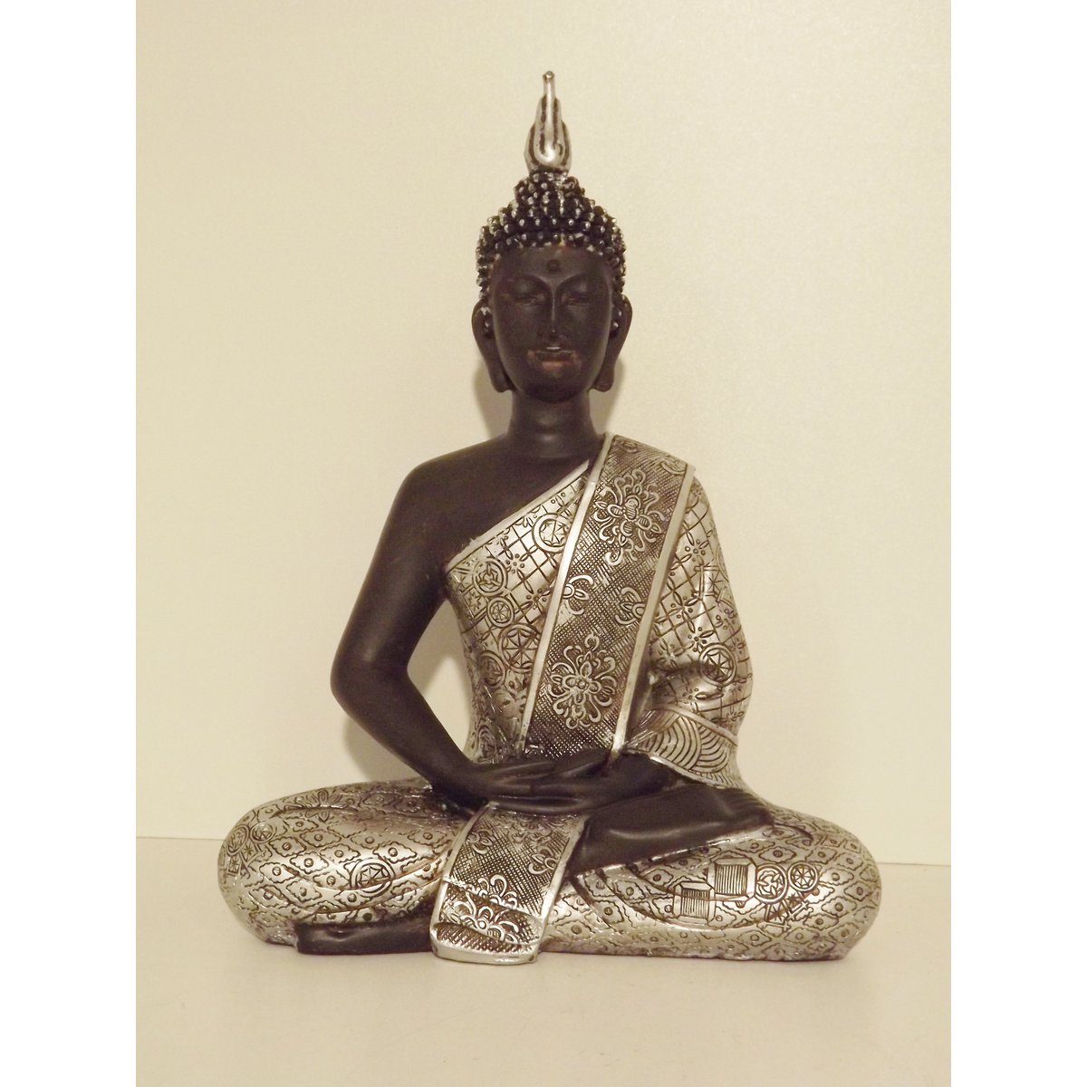 Mittlerer klassischer sitzender Buddha