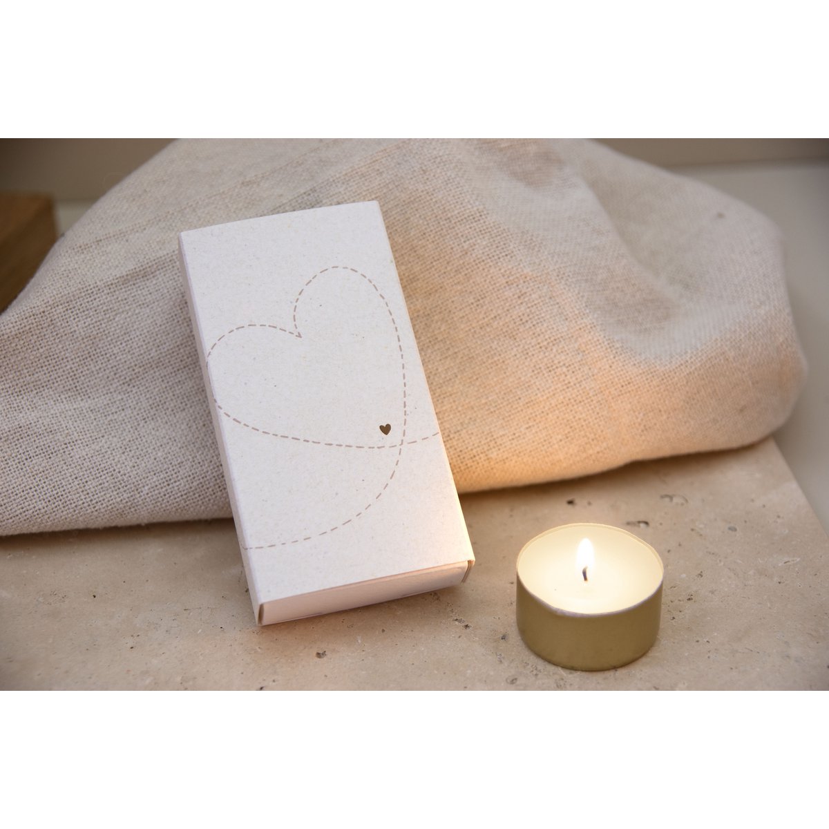 Light in a box Dotted heart