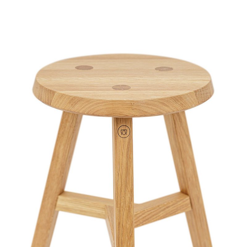 Eleganter Hocker »Lia« aus Eichenholz in Honigoptik veredelt