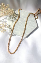 Collier à chaîne en corde torsadée 24 carats