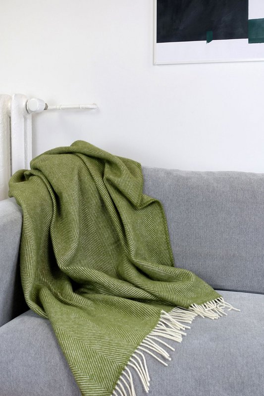 Wool blanket / cuddly blanket herringbone moss