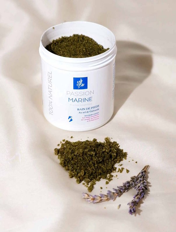 FOOT BATH WITH GUERANDE SALT WITH SEA ALGAE AND ESSENTIAL OILS OF PETIT GRAIN, LAVENDER AND TEA TREE 200G