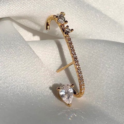 Sparkling Line Ear Cuff – One Piece