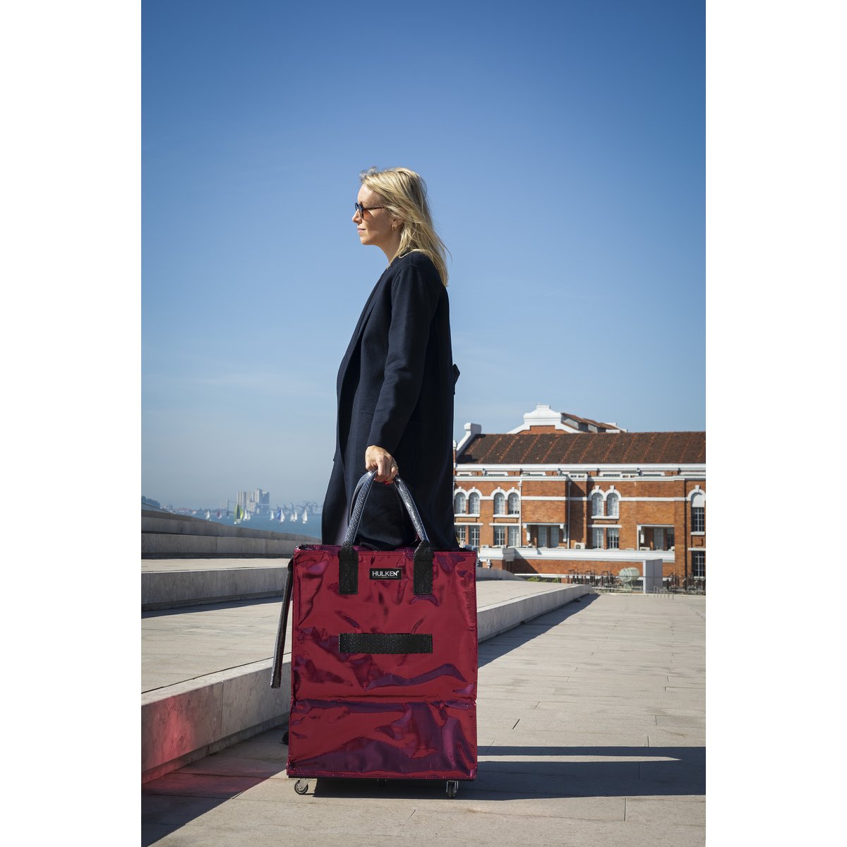 Hulkenbag Medium Cosmic Red mit gebauter Abdeckung