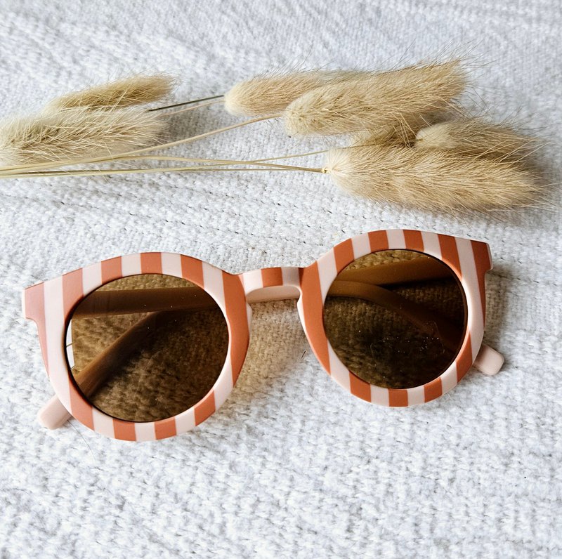 Occhiali da sole per neonati e bambini UV400 a righe - Rosa tenue / Cammello