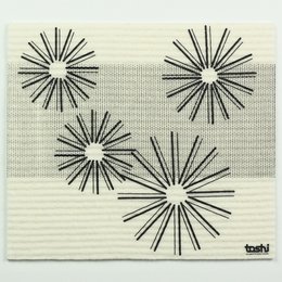 Decorative sponge cloth with 4 stars and 1 rectangle pattern, suitable for kitchen and home use.