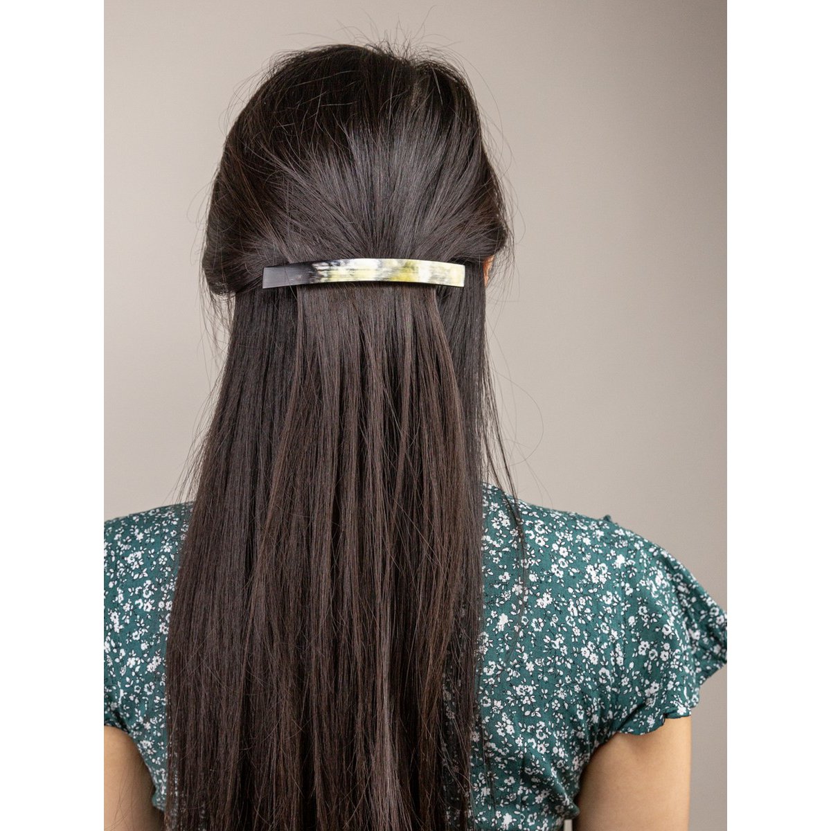 Long rectangular barrette in black african horn