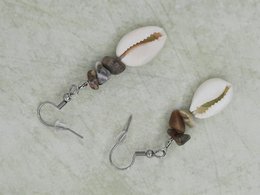 %2378 Cowrie shell gemstones jasper fur earrings