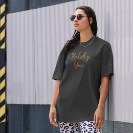 Boldly You Oversized falmet t-shirt med gammelt guldbroderi