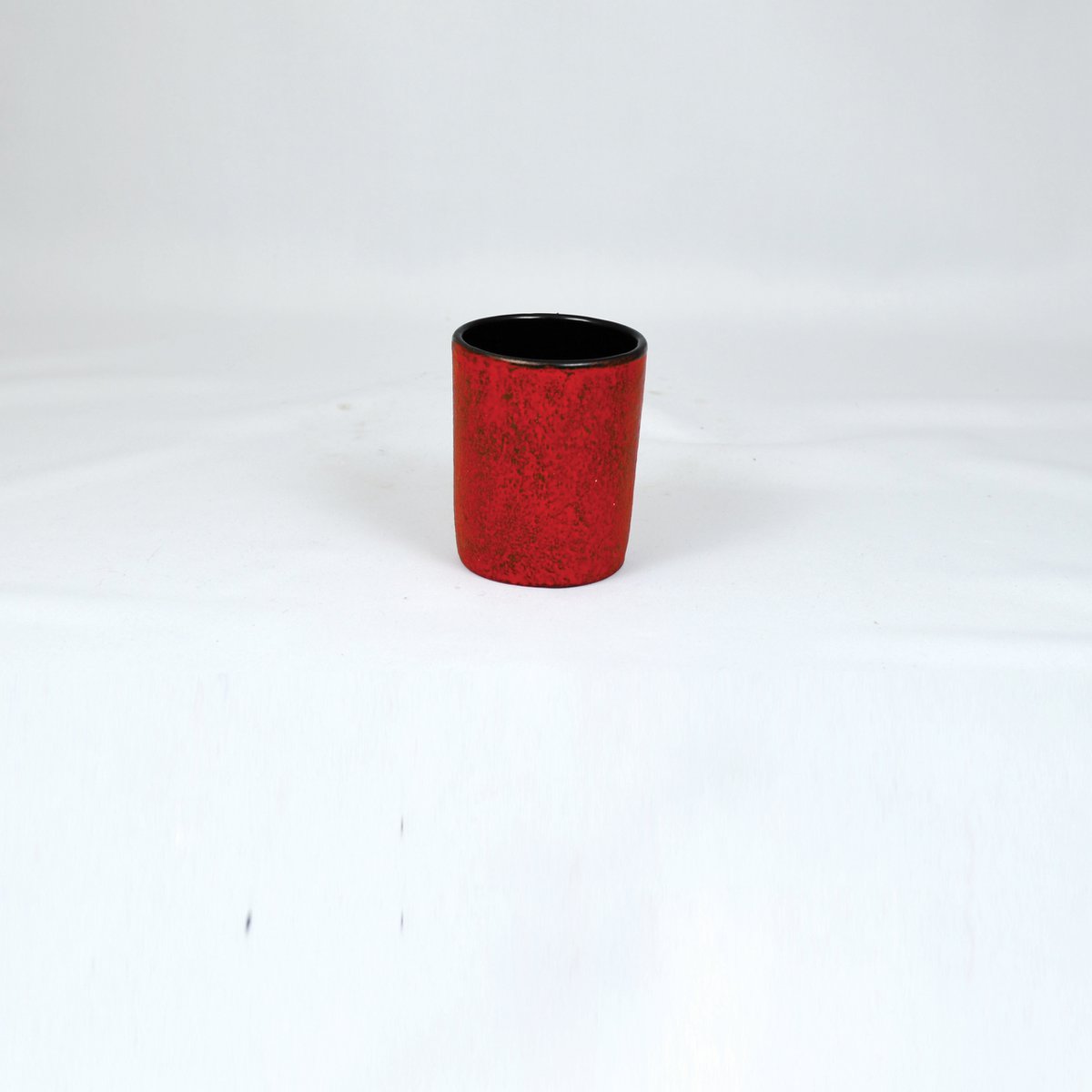 Iron cup 0.15l high in crimson red