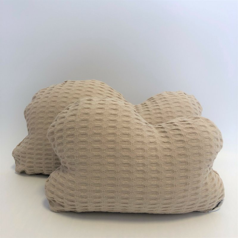 Cloud pillow / stone pine cloud