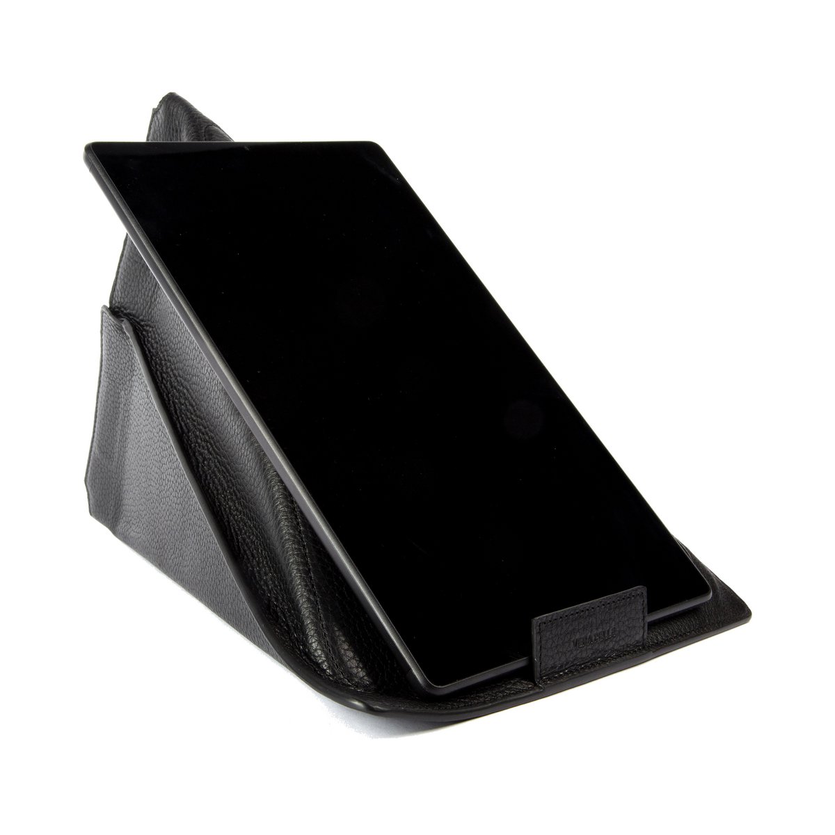 K0031AB | Etui/modułowy stojak na tablet z prawdziwej skóry, licowej, licowej. Kolor czarny Zamykanie na magnesy. Wymiary: 22 x 31 cm Opakowanie: Torebka Tnt