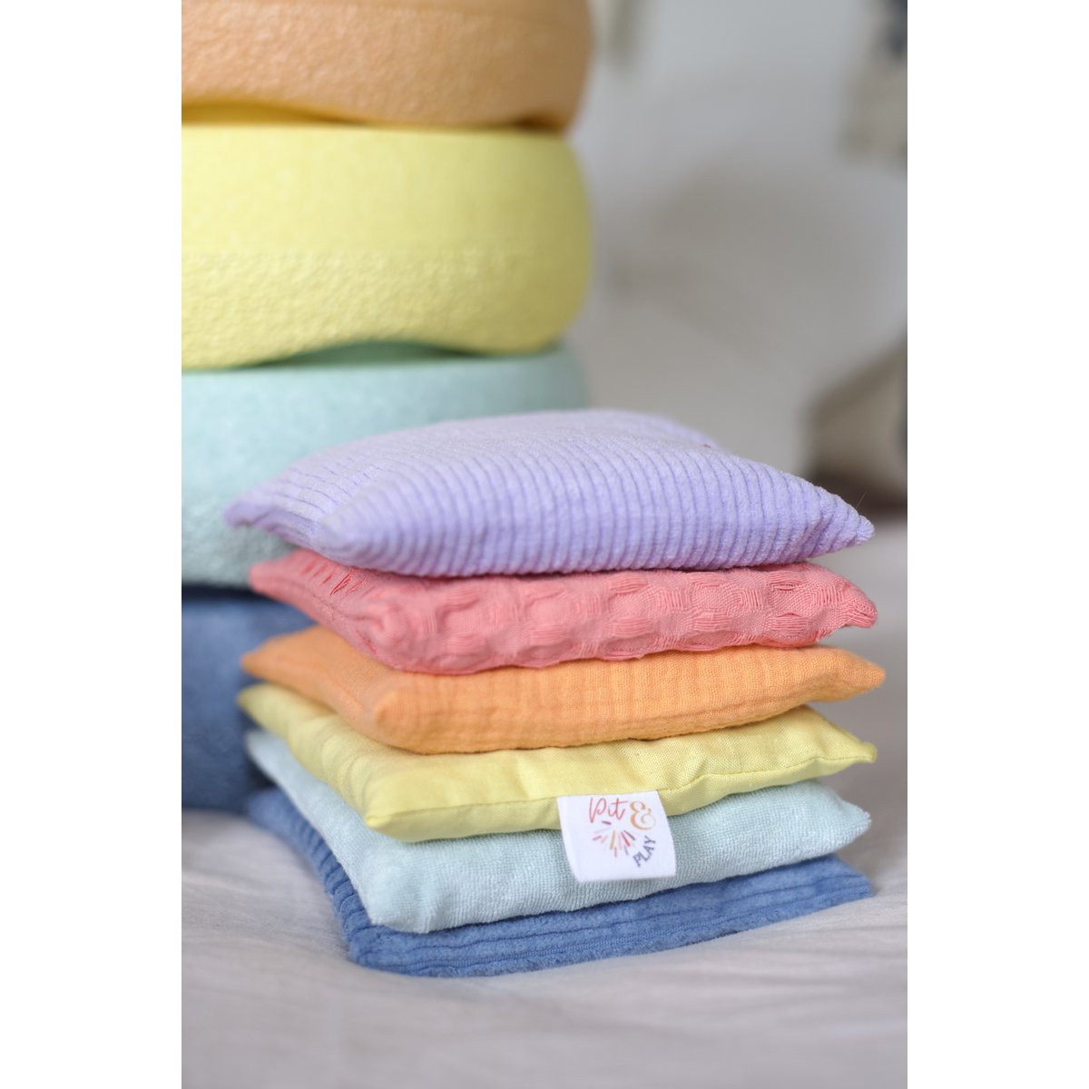 Pittenzakjes pastel, kirschkern kissen, sensory beanbag