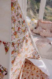Decorative pillow with frill "green garden"