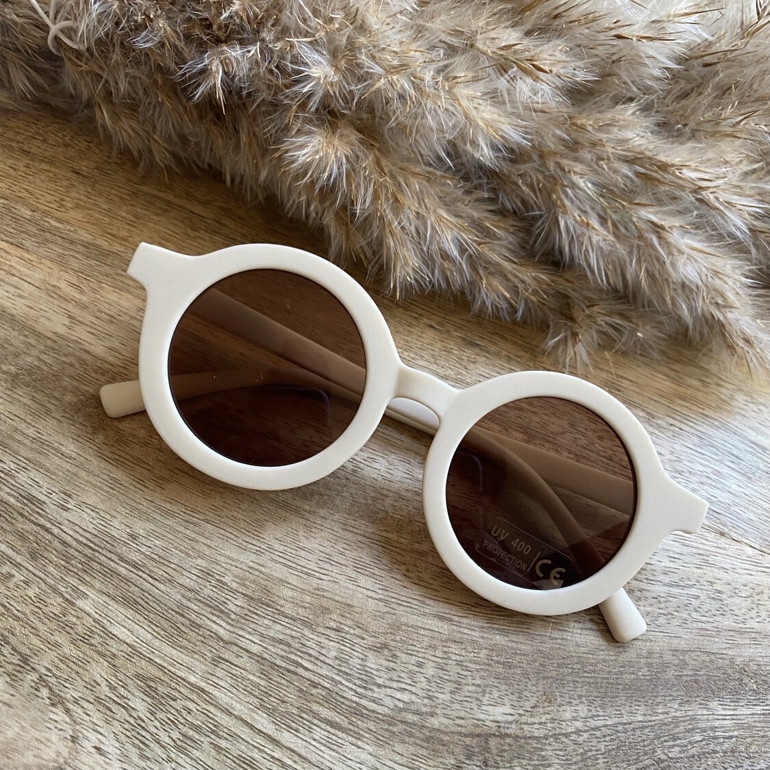 lunettes de soleil beiges