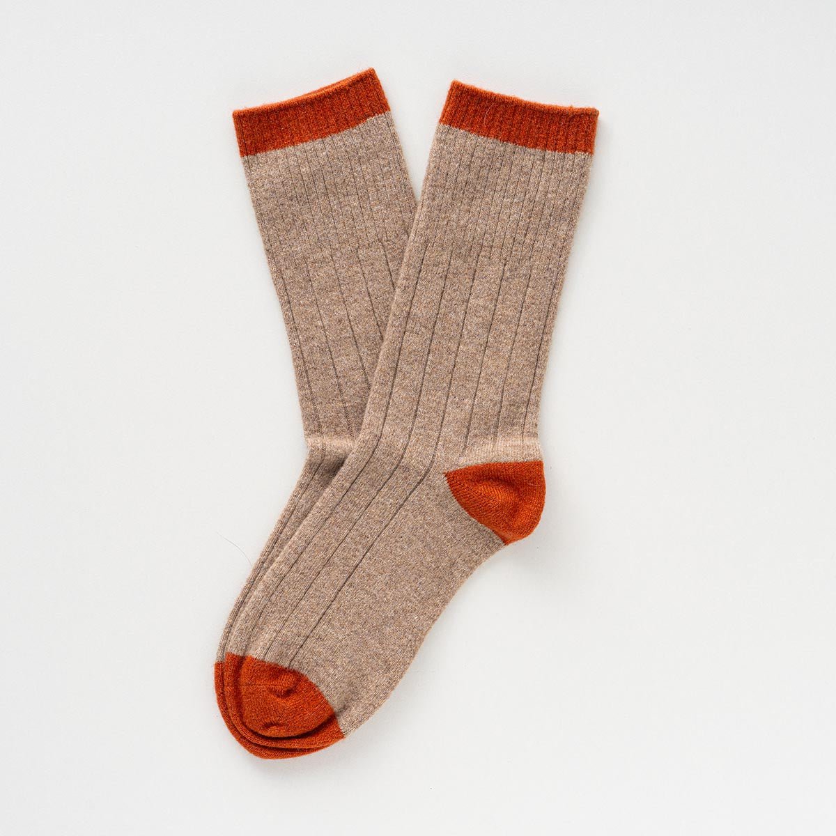 KLUE Socken aus Merinowolle mit Bändern | Beige und Orange