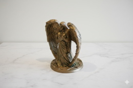 Sculpture d’ange avec cœur – peinte à la main