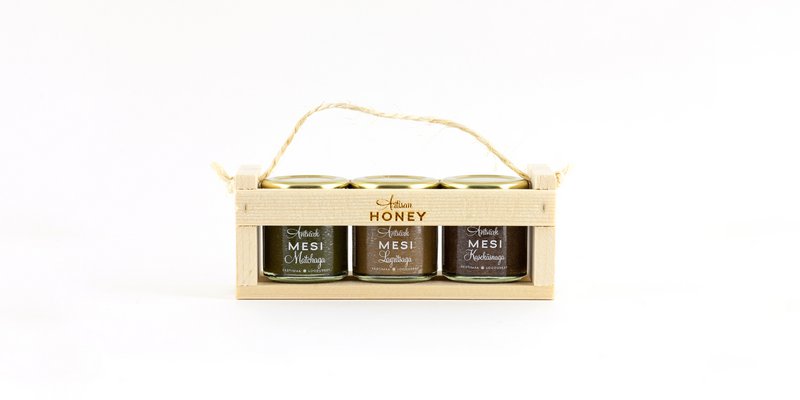 3x50 g package: blossom honey, honey with matcha, honey with wild berries