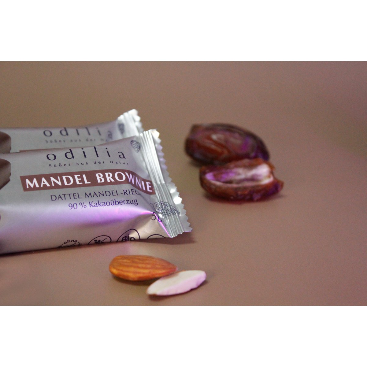 Almond Brownie Organic date almond bar