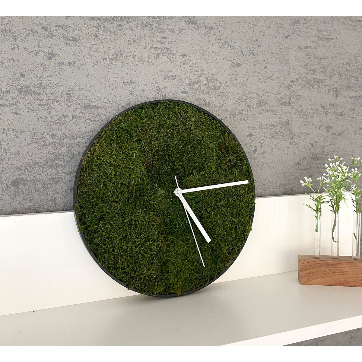 Wall clock flat moss
