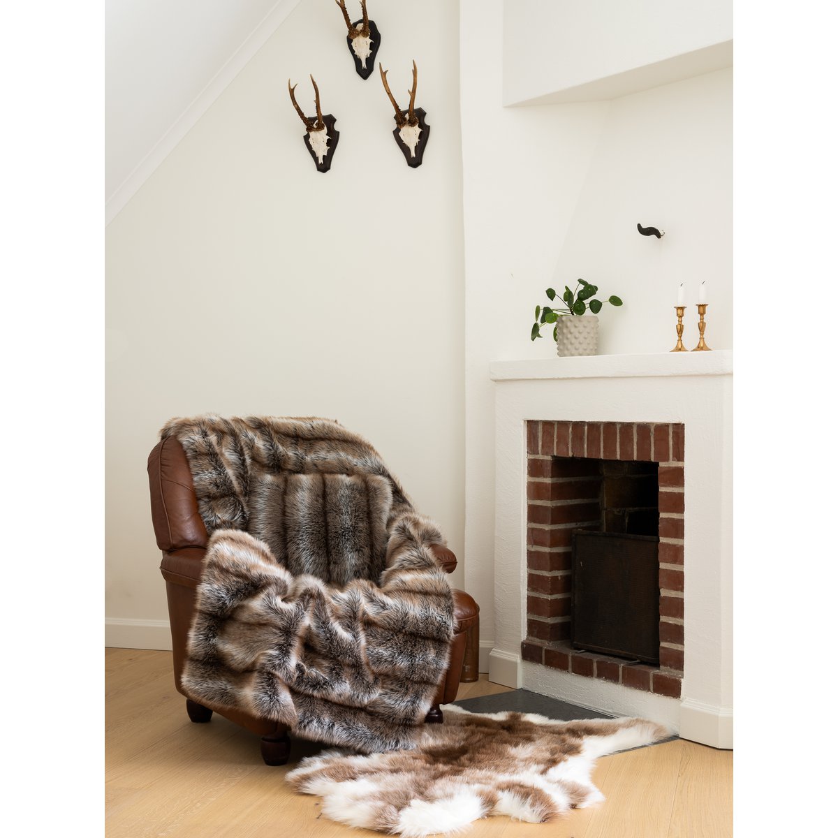Hunter cushion M - Brown