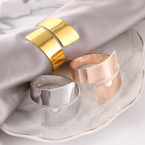 Towel round - dish and round - silver or gold