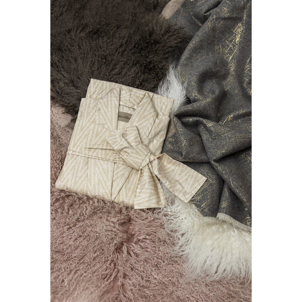 Klassischer Satin-Bademantel in Twist-Gold